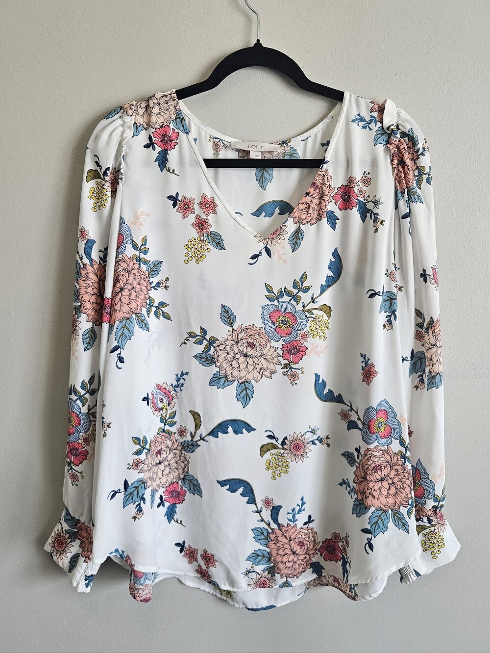 LOFT Floral Long Sleeve V-Neck Blouse Top White Pink Blue Size Large